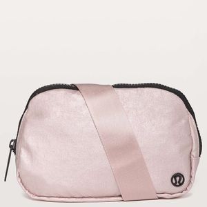 NWOT Rare Lululemon Everything Belt Bag - Original - Peachy Gold TB2